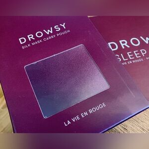 Brand New Unopened Drowsy Sleep Mask AND Travel Pouch in La Vie en Rouge!